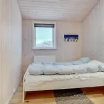 Eevert - 300m From The Sea By Interhome