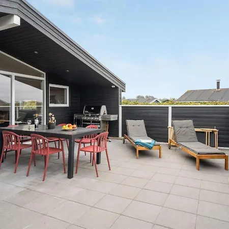 Holiday home Eevert - 300m From The Sea In Nw Jutland By Interhome Hjorring