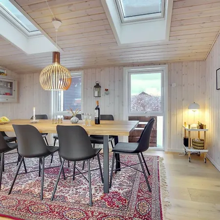 Eevert - 300m From The Sea By Interhome