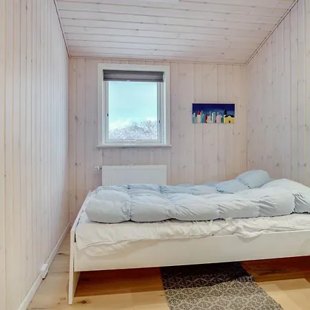 Eevert - 300m From The Sea By Interhome