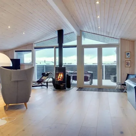 Eevert - 300m From The Sea By Interhome